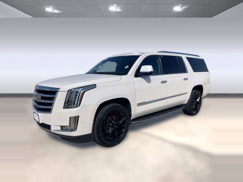 Used 2018 Cadillac Escalade ESV Luxury image 31