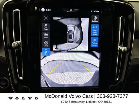 Certified 2024 Volvo XC40 B5 Plus w/ Protection Package Premier AWD/4WD image 17