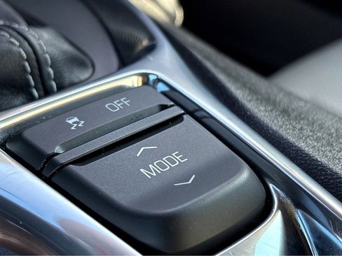 Used 2018 Chevrolet Camaro SS image 28