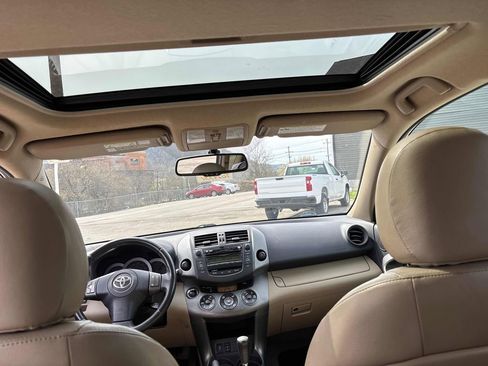Used 2010 Toyota RAV4 Limited image 28