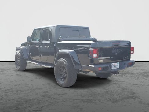 Used 2023 Jeep Gladiator Sport AWD/4WD image 3