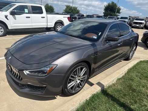 Used 2018 Maserati Ghibli S GranLusso RWD image 2