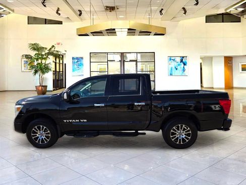 Used 2021 Nissan Titan SV w/ SV Convenience Package AWD/4WD image 8