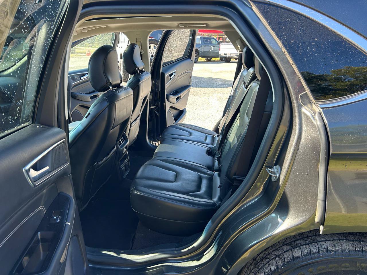 Used 2019 Ford Edge Titanium w/ Equipment Group 301A FWD image 10