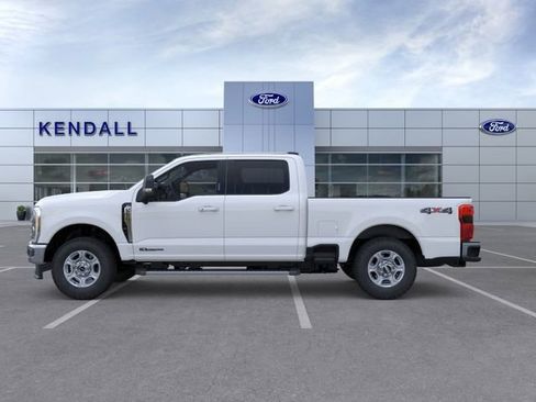 New 2026 Ford F250 XLT w/ XLT Premium Package AWD/4WD image 3