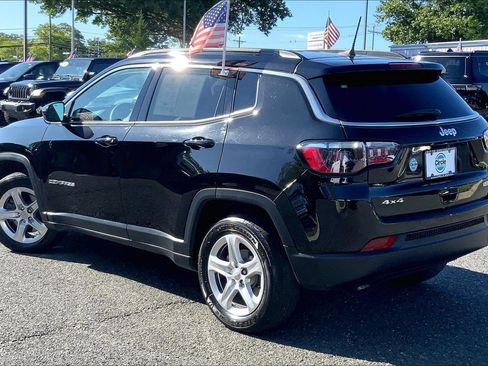 Used 2023 Jeep Compass Latitude AWD/4WD image 9