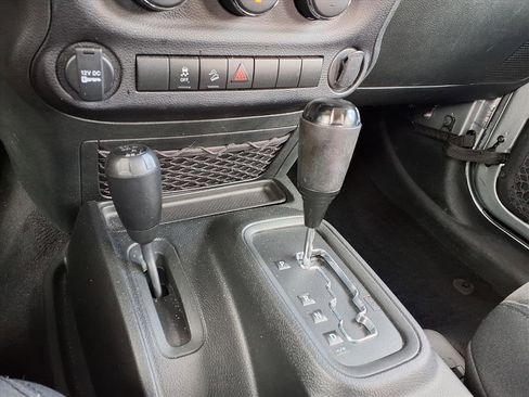 Used 2017 Jeep Wrangler Unlimited Sport image 23