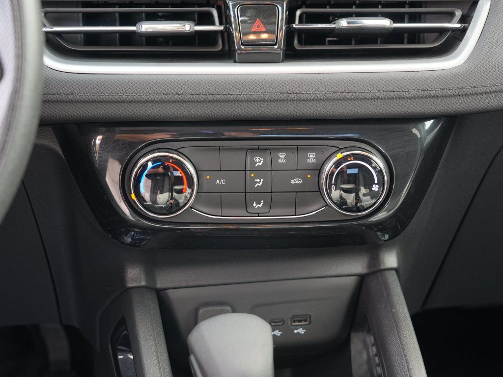 Certified 2024 Chevrolet TrailBlazer LT w/ Driver Confidence Package FWD image 24