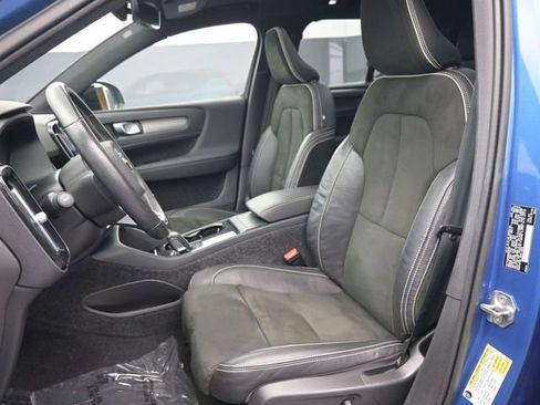 Used 2021 Volvo XC40 P8 Recharge w/ Advanced Package image 9