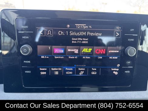 Used 2025 Volkswagen Jetta SE image 18