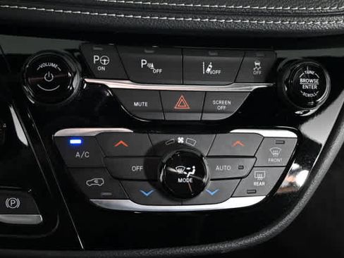 Used 2024 Chrysler Pacifica Hybrid S Appearance Pkg image 27