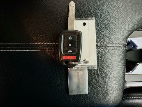 Used 2017 Honda Accord Sport image 35