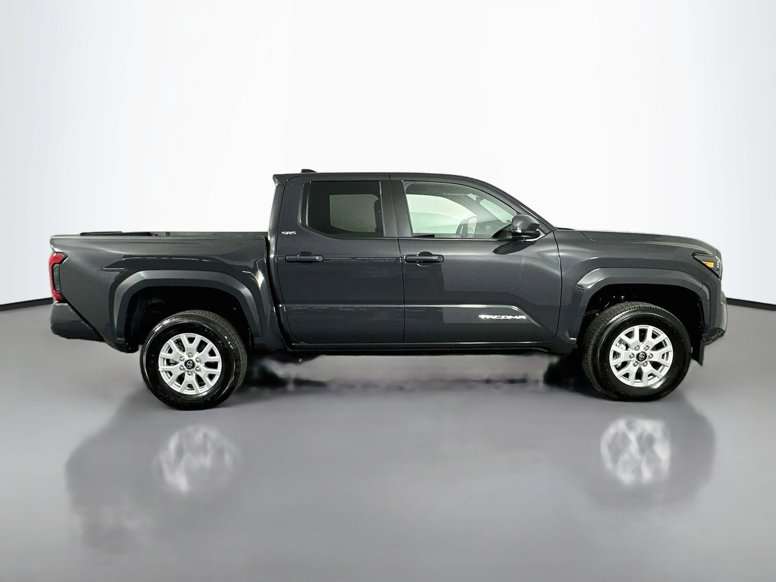 Certified 2026 Toyota Tacoma SR5 w/ SR5 Upgrade Package AWD/4WD image 8