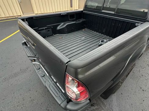 Used 2011 Toyota Tacoma 4x4 Double Cab image 5