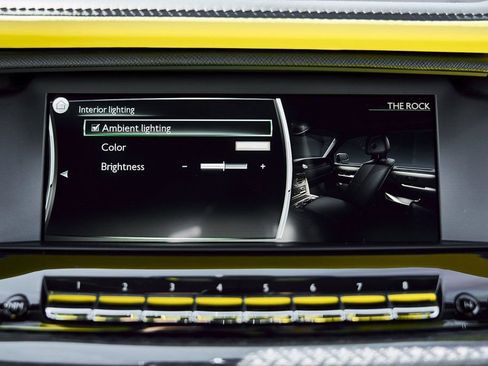 Used 2022 Rolls-Royce Cullinan Black Badge w/ Dark Exterior Package image 81