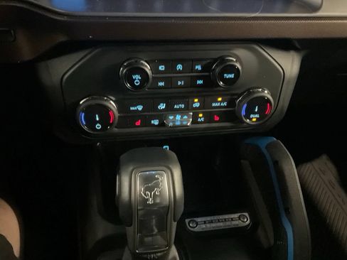 Used 2022 Ford Bronco Outer Banks AWD/4WD image 18