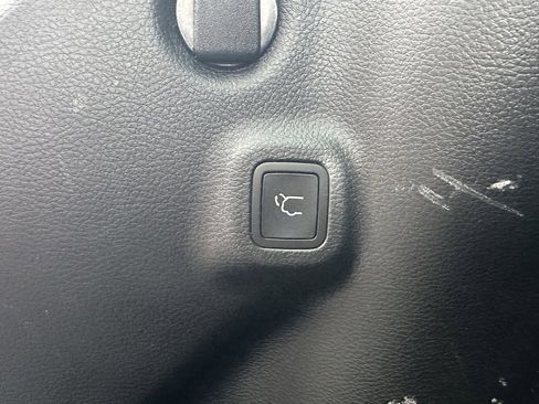 Used 2018 Jeep Compass Limited w/ Navigation Group image 17