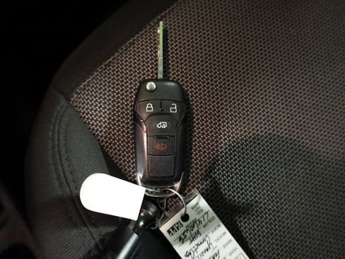 Used 2020 Ford Transit Connect XL image 23