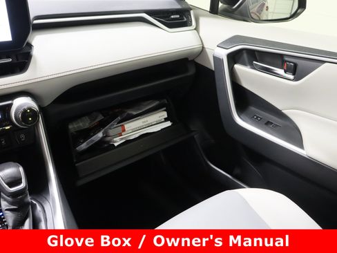 Used 2023 Toyota RAV4 XLE Premium image 25