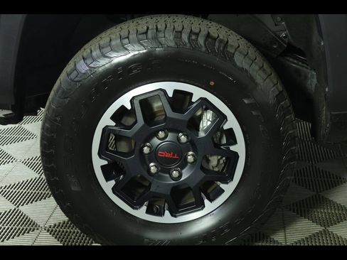 Used 2025 Toyota Tacoma TRD Off-Road AWD/4WD image 11