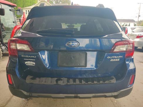 Used 2017 Subaru Outback 2.5i Premium AWD/4WD image 5