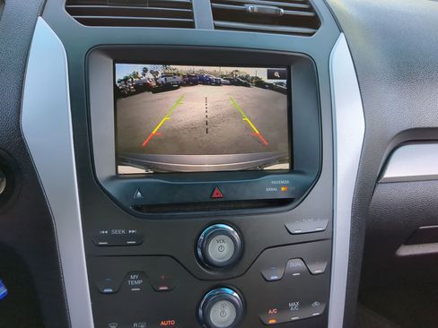 Used 2013 Ford Explorer XLT image 22