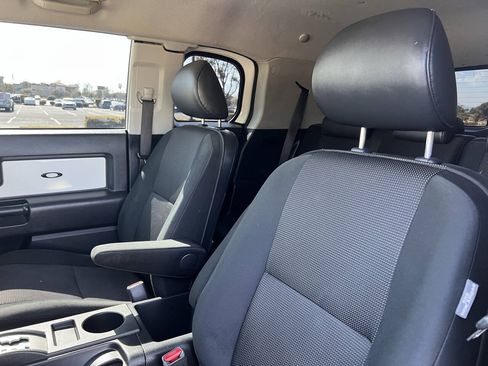 Used 2008 Toyota FJ Cruiser 4WD image 39