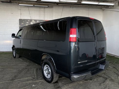 Used 2017 Chevrolet Express 3500 LT w/ LT Preferred Equipment Group image 3
