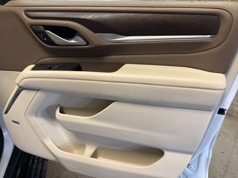 Used 2024 GMC Yukon Denali w/ Advanced Technology Package image 14