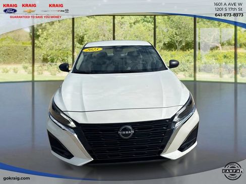 Used 2025 Nissan Altima 2.5 SV FWD image 2