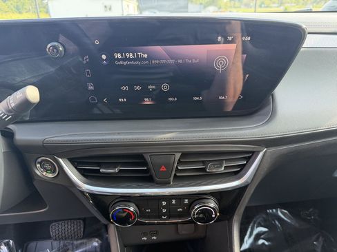 Used 2024 Buick Encore GX Sport Touring w/ Advanced Technology Package FWD image 28