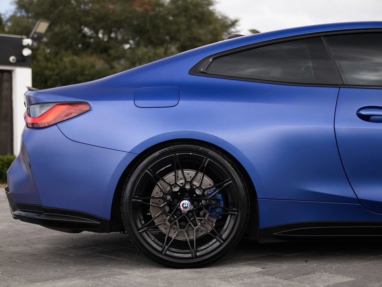 Used 2022 BMW M4 Competition w/ M Carbon Exterior Package RWD image 25