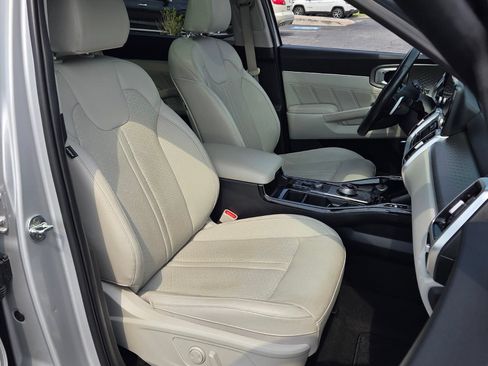 Used 2022 Kia Sorento SX Prestige w/ Panoramic Sunroof Package AWD/4WD image 18