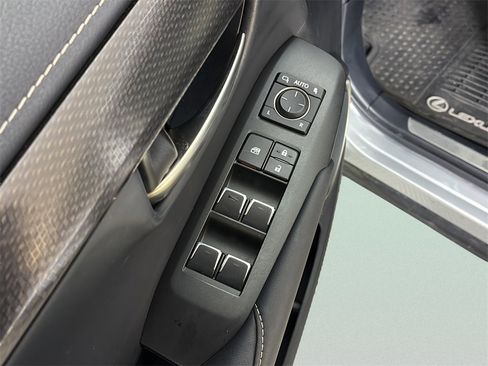 Used 2018 Lexus NX 300 FWD image 12