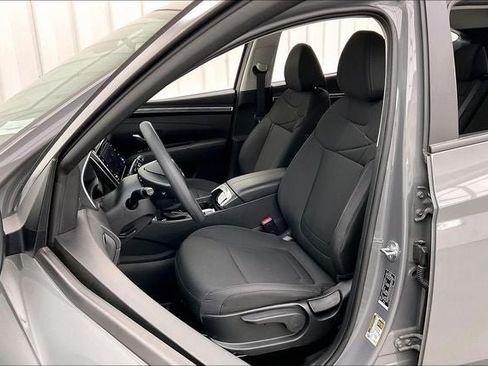 Certified 2024 Hyundai Tucson SE FWD image 8