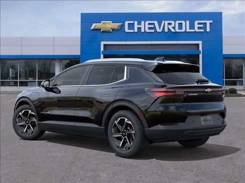 New 2026 Chevrolet Equinox EV LT image 3