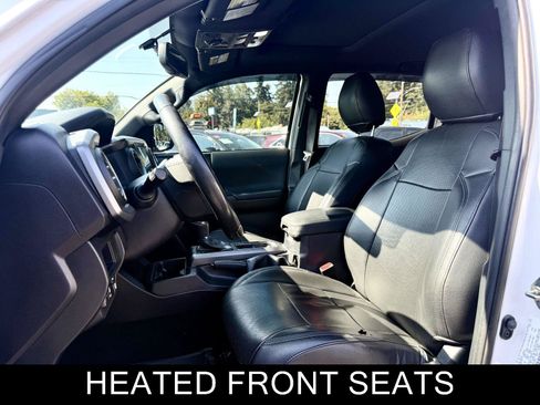 Used 2017 Toyota Tacoma TRD Off-Road AWD/4WD image 16