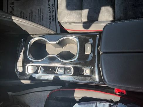 Used 2023 Buick Envision Essence w/ Sport Touring Package FWD image 24