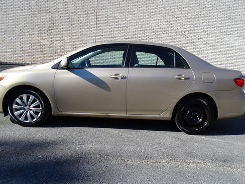 Used 2012 Toyota Corolla LE image 7