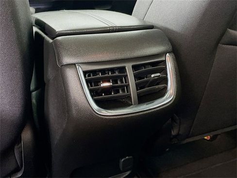 Used 2024 Chevrolet Malibu LT image 28