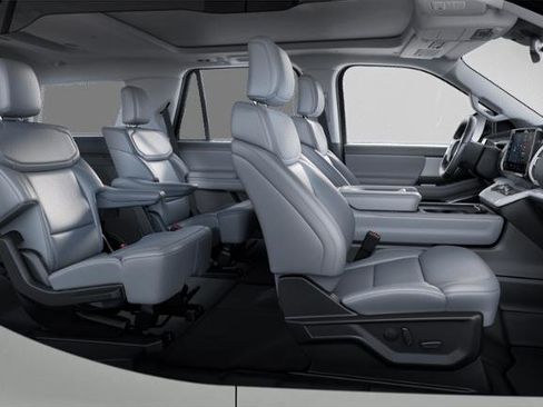 New 2025 Ford Expedition Active image 28