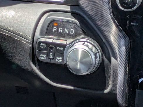 Used 2020 RAM 1500 Limited w/ Black Appearance Package AWD/4WD image 19