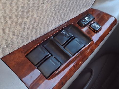 Used 2005 Toyota Corolla LE image 23