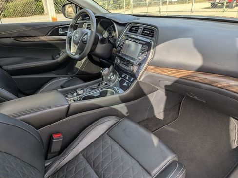 Used 2018 Nissan Maxima Platinum image 13