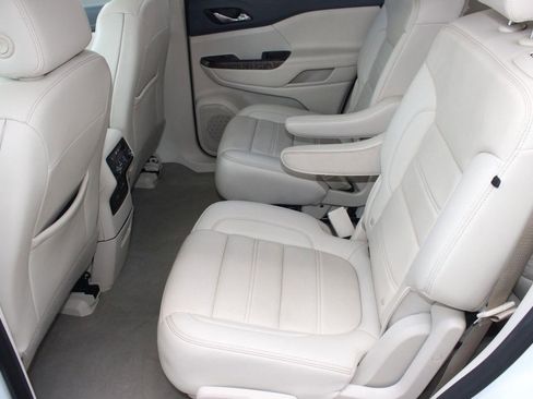 Used 2021 GMC Acadia Denali w/ Denali Technology Package image 14