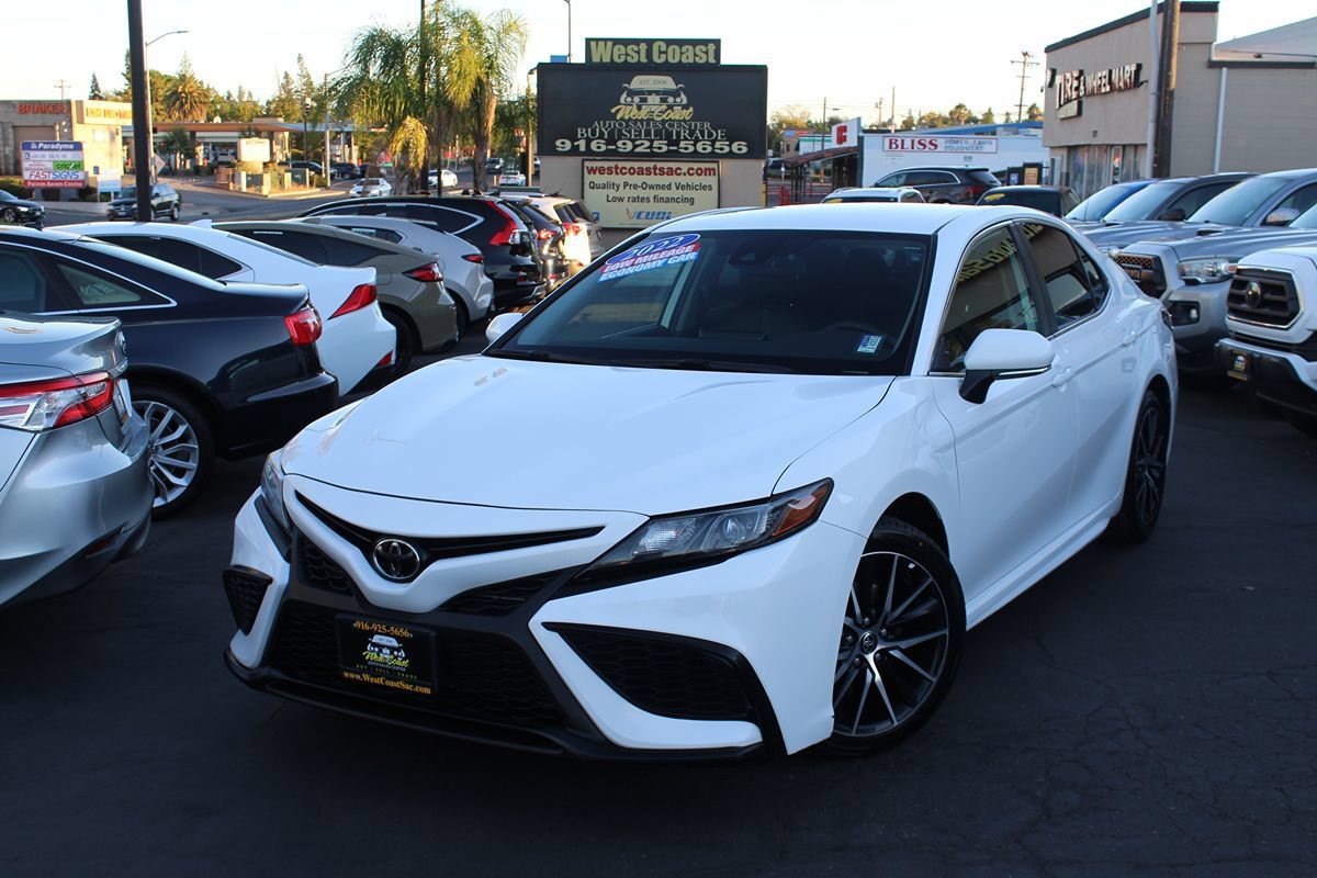 Used 2022 Toyota Camry SE w/ Carpet Mat Package (TMS) FWD image 40