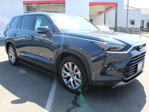 Certified 2025 Toyota Grand Highlander FWD image 2