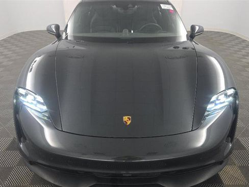Used 2022 Porsche Taycan image 2