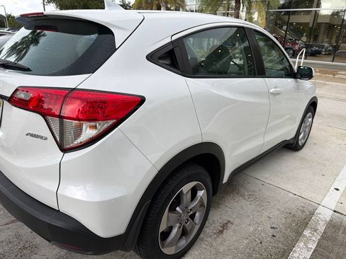 Used 2021 Honda HR-V LX image 7
