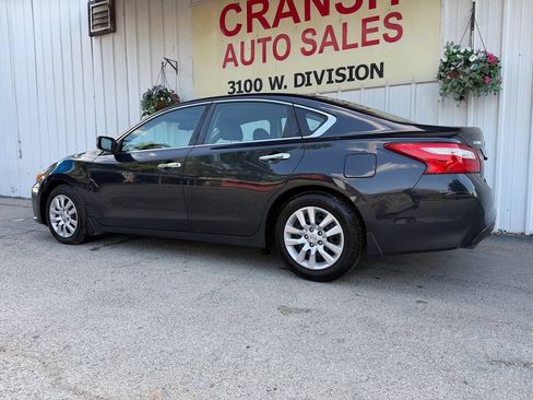 Used 2018 Nissan Altima 2.5 S w/ S Convenience Package FWD image 9